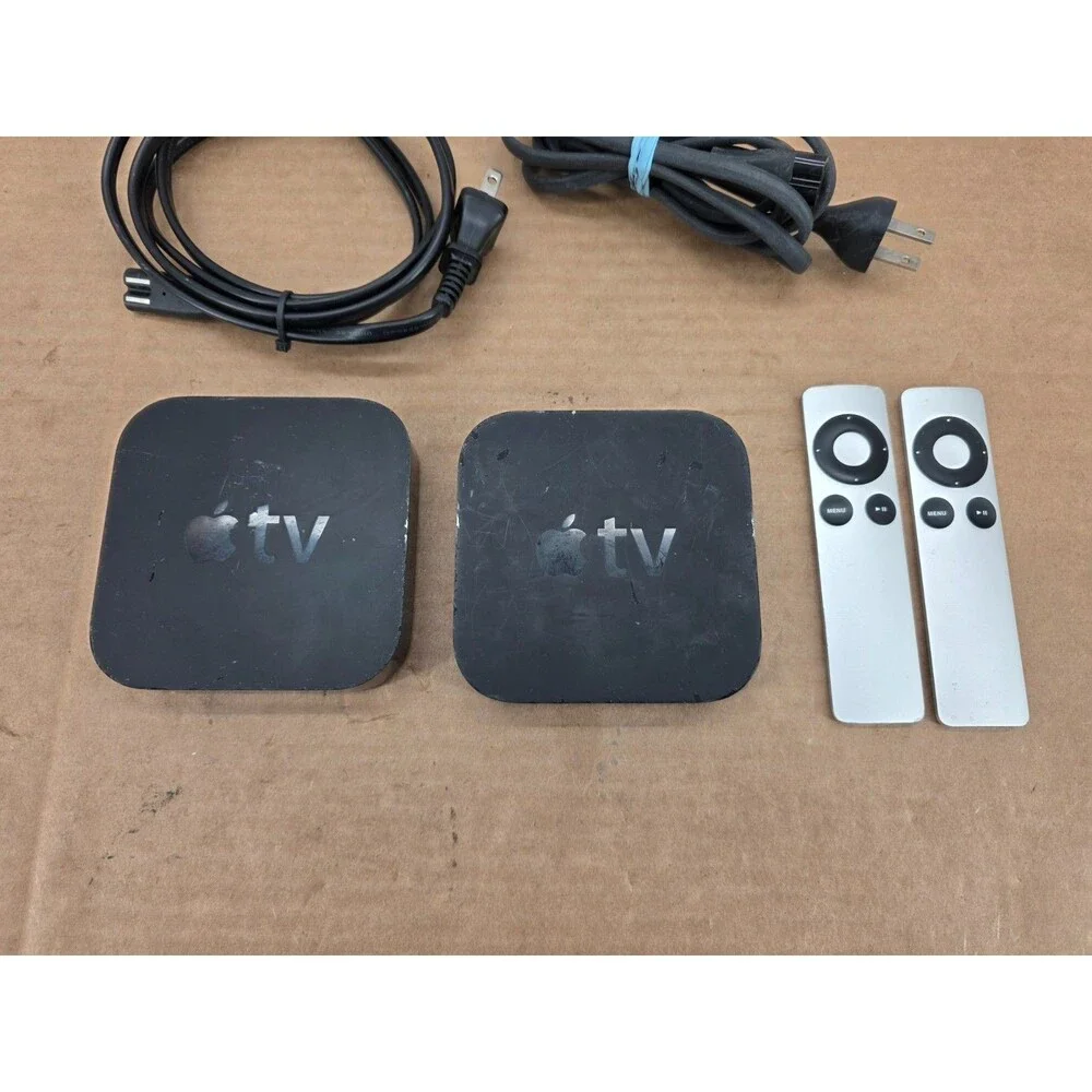 Apple TV (2nd Generation) Media Streaming Player A1378 w/ Power Cord Remote 2of